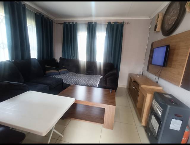 3 BEDROOM HOUSE TO LET IN RIVERSDALE